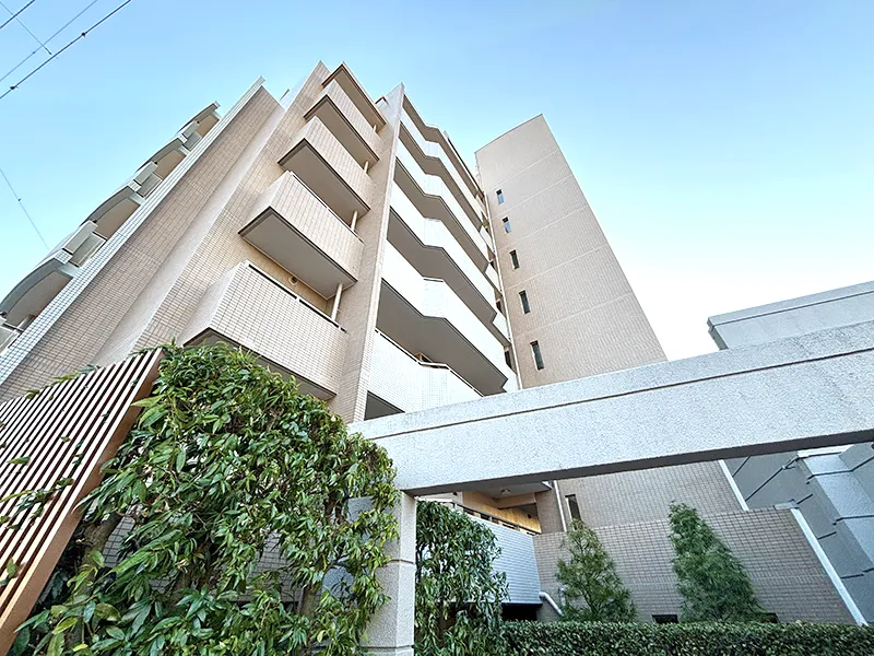 三菱地所ブランドの鉄骨造8階建てマンション「千葉パークハウス」